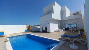 Villa avec piscine, 3 suites, 6lits, à 3min de la plage